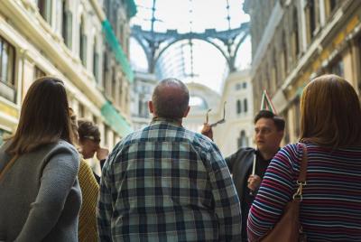 Descubre la tradición y cultura de la historia de Nápoles.