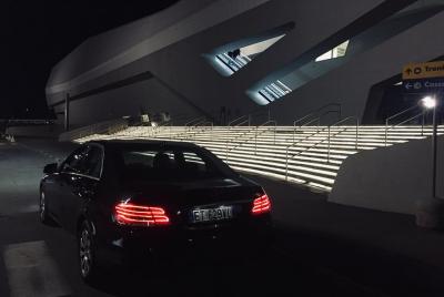 Traslado en autos de lujo desde el aeropuerto, la estación, etc. a todos los destinos.