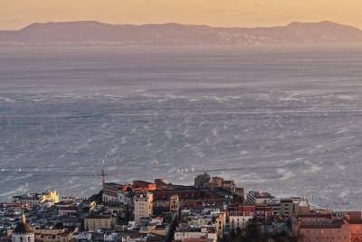 Traslado privado al aeropuerto: de Nápoles al aeropuerto internacional de Nápoles (NAP)