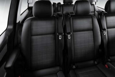 Traslado privado: desde Nápoles (hotel-aeropuerto-estación de tren) a Sorrento (hotel)