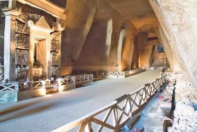 Visita guiada privada de las catacumbas de Nápoles Cementerio de Fontanelle y barrio de Sanità