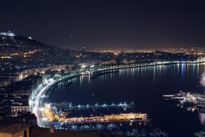 Traslado al hotel en la ciudad de Nápoles.