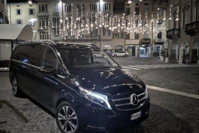 Aeropuerto de Napoli NAP Sorrento Privado Llegada Van Transfer