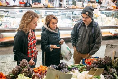 Nombra tu receta: tour de mercado de alimentos y taller con Cesarina en Parma