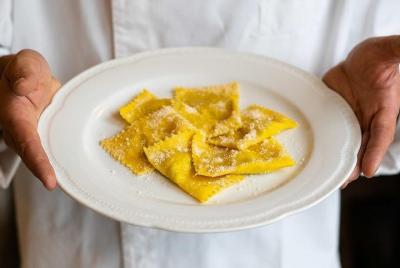 Parmigiano Reggiano, experiencia privada de pasta fresca y vino alrededor de Parma