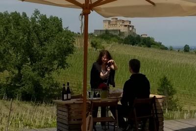 Historias de amor y vino en Torrechiara, en Val Parma
