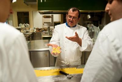 De la degustación de Culatello a la clase de cocina con rodillo.