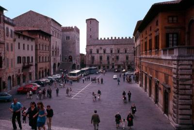 Traslado privado: aeropuerto de Ciampino (CIA) a Todi o viceversa Traslado privado: aeropuerto de Ciampino (CIA) a Todi o viceversa