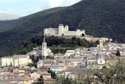 Traslado privado: puerto de Civitavecchia a Spoleto o viceversa Traslado privado: puerto de Civitavecchia a Spoleto o viceversa
