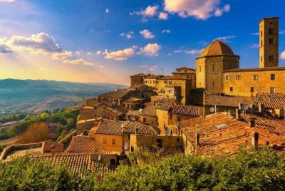 Excursión privada de día completo a Volterra San Gimignano con degustación de vinos