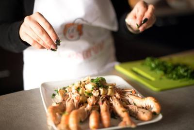 Visita al mercado privado y clase de cocina con almuerzo o cena en Cava de 'Tirreni