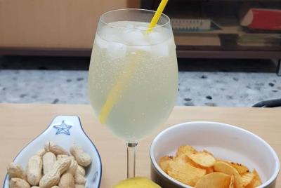 Cóctel Limoncello Spritz - costa de Amalfi - experiencia en línea