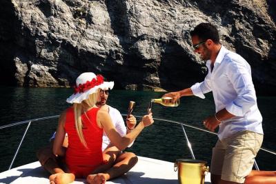 Tour privado de la costa de Amalfi en barco Cranchi 32