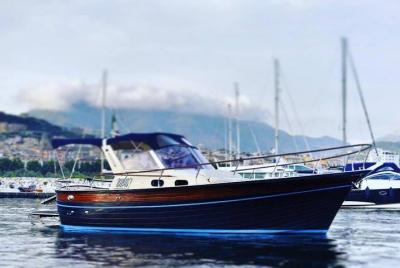 Paseo en barco privado por la costa de Amalfi