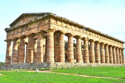 Evita los templos Paestum y Buffalo Mozzarella Farm Tour con recogida de conductor