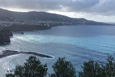 Excursión por la costa de Nápoles: excursión privada en barco por Capri, Sorrento y Positano