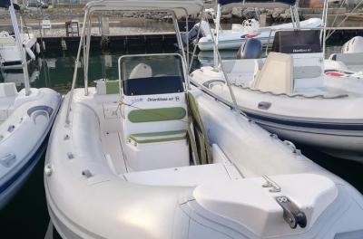 Alquiler de lancha neumática predator de 6m sin licencia