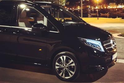 Desde el área de Amalfi: traslado privado y de lujo al centro de la ciudad de Roma o aeropuertos