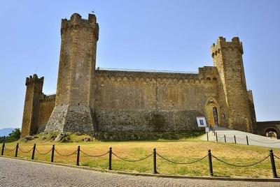 Excursión de medio día por el vino Brunello di Montalcino desde Siena Excursión de medio día por el vino Brunello di Montalcino desde Siena