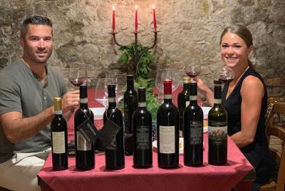 Tour de día completo a la bodega en Montepulciano con degustación y almuerzo Tour de día completo a la bodega en Montepulciano con degustación y almuerzo