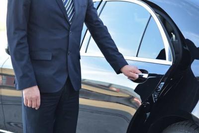 Traslado Siena hacia / desde el aeropuerto Fiumicino FCO Opcional parada Orvieto Traslado Siena hacia / desde el aeropuerto Fiumicino FCO Opcional parada Orvieto