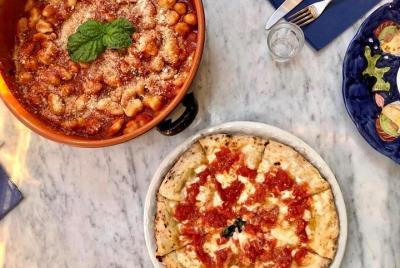 Cocina como un local con vistas al mar