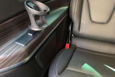 Servicio de automóvil privado Aeropuerto de Nápoles a Sorrento o vv