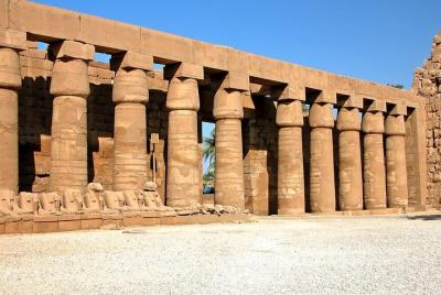 Autobús de Luxor 1 día en el valle de las reinas desde hurghada