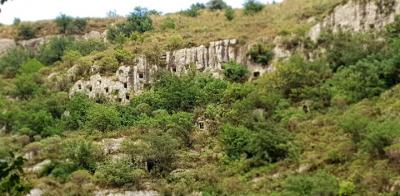 Paraíso natural en la reserva natural de Pantalica de Sicilia: pa Paraíso natural en la reserva natural de Pantalica de Sicilia: pa