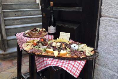 Recorrido a pie con comida y vino por Siracusa Recorrido a pie con comida y vino por Siracusa