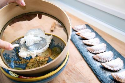 Experiencia gastronómica en la casa de un local en Ostuni con cocina en vivo