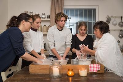 Clase de cocina familiar: focaccia, pasta y queso con almuerzo