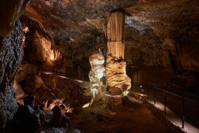 Cueva de Postojna y Castillo de Predjama - Excursión en tierra desde Trieste Cueva de Postojna y Castillo de Predjama - Excursión en tierra desde Trieste