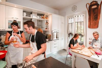 El arte del aperitivo italiano con un local: aprender y disfrutar en Turín