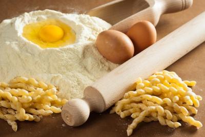 Comparte tu Pasta Love: grupo pequeño de clases de pasta y tiramisú en Venecia