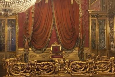 La vida como rey: el palacio, la armería real y la capilla de la Sábana Santa