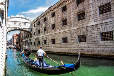 Visita pública: un antiguo paseo por los canales venecianos