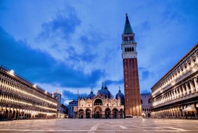 Excursión para grupos pequeños con acceso a la Basílica de San Marcos por la noche