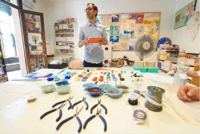 Venice Family Murano Tour with Glass Beads Taller de arte para niños