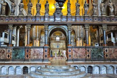 Venecia: paseo en góndola y tour por la Basílica Dorada - T35
