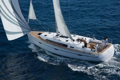 Bavaria 41 Alquiler de yates privados de lujo a lo largo de Akamas € 1400 por yate