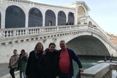 Recorrido gastronómico de comida en la calle por Venecia con un guía local y visita al mercado