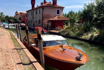 La experiencia de día completo de la Caoba Mahogany