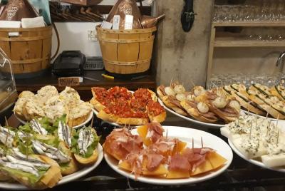 Venice Street Food Tour con visita al mercado local de alimentos, con guía de habla hispana