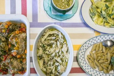 Visita al mercado de grupos pequeños y experiencia gastronómica en la casa de Cesarina en Soave