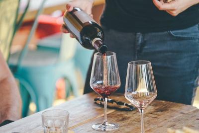 Recorrido vinícola a pie con vino Amarone desde Verona