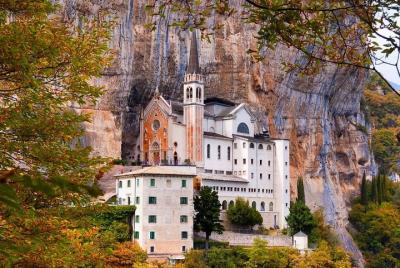 El santuario con una vista impresionante - Lago de Garda