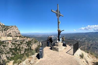 Excursión al parque natural y el monasterio de Montserrat desde Barcelona