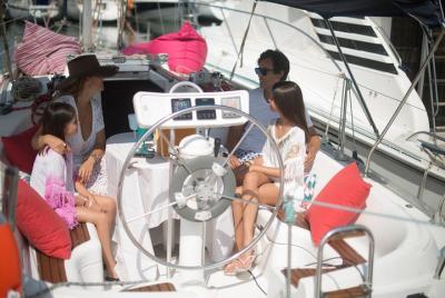 Paseo de Día Completo en Velero Privado desde Sitges