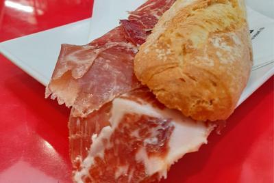 Jamón Bellota Premium Sandwich + drink (Take Away)